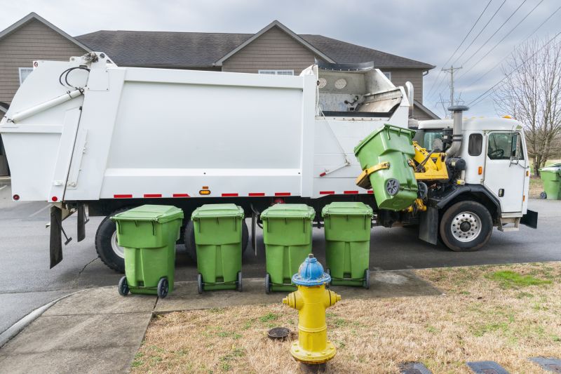 Yard Waste Disposal Truck